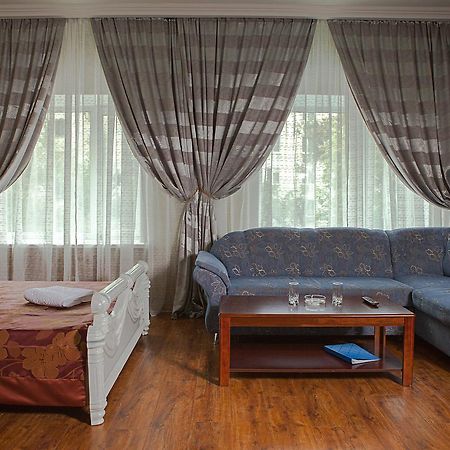 Hotel Topaz アスターナ エクステリア 写真