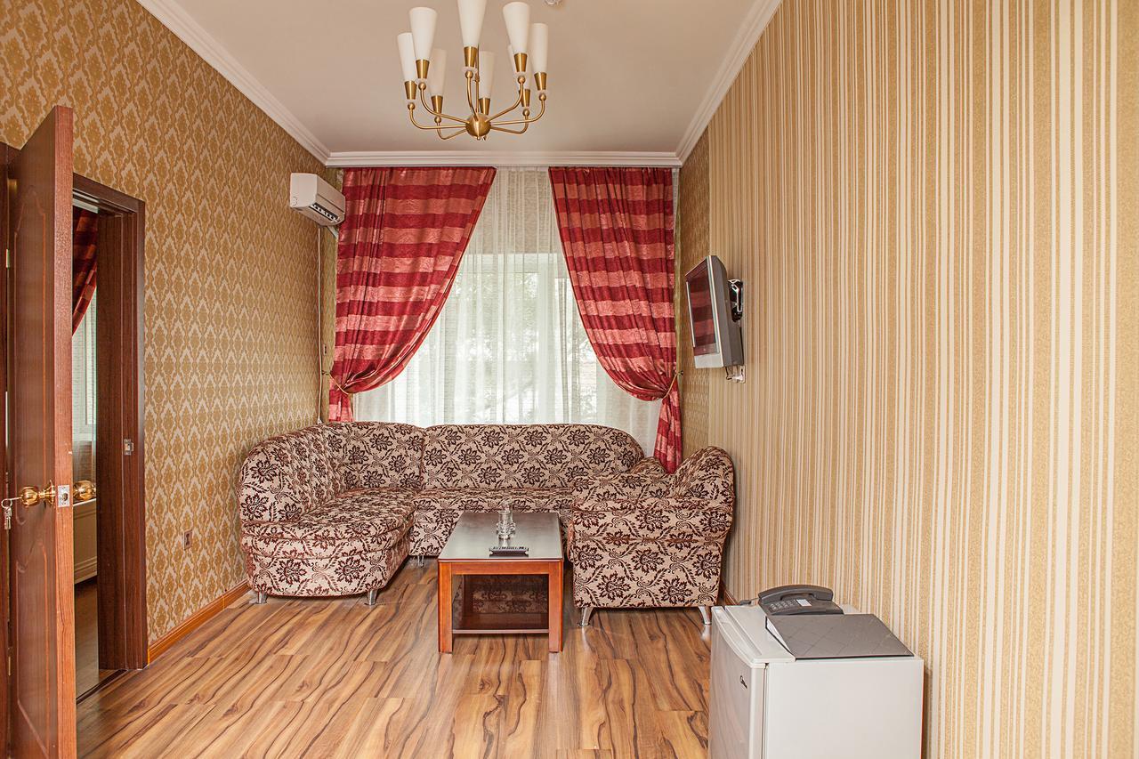 Hotel Topaz アスターナ エクステリア 写真